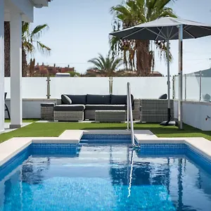 Luxurious 5* - 300m2 - Private Heated Pool - Garage - Wifi , Palm-mar Spain
